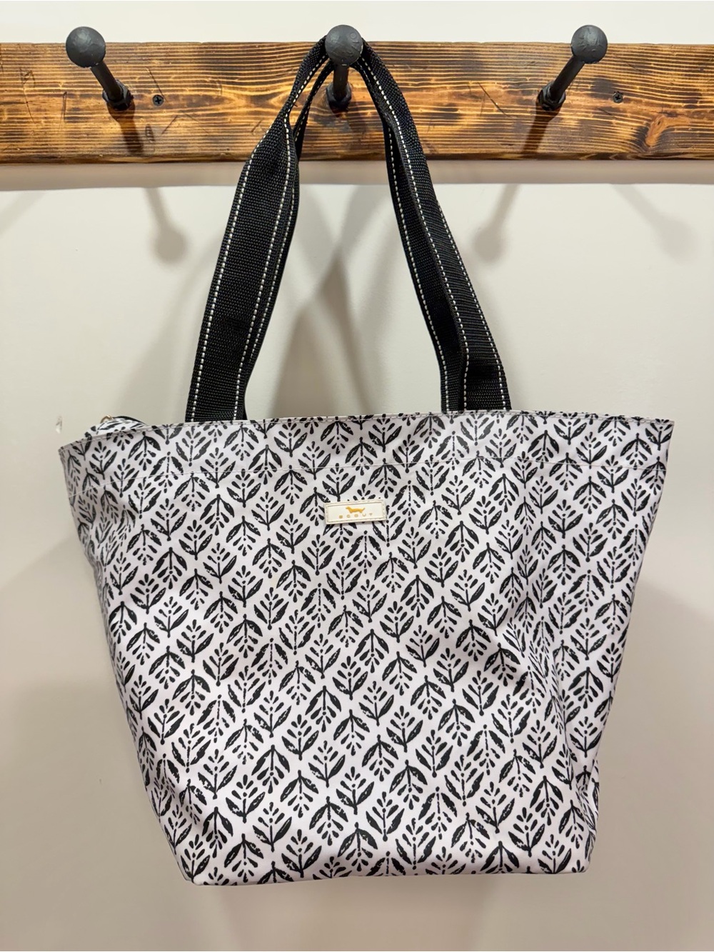 SCOUT BAGS Daytripper Tote Shoulder Bag - Picture 2 of 6